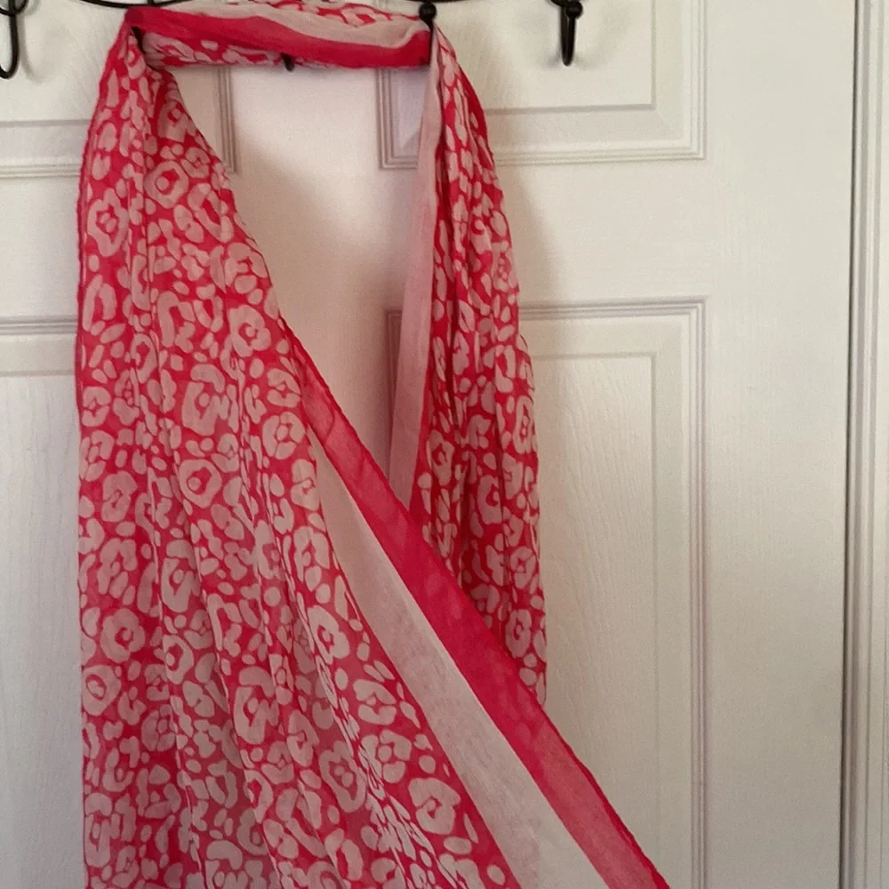 Hot Pink and White Leopard Print Lightweight Transitional Scarf